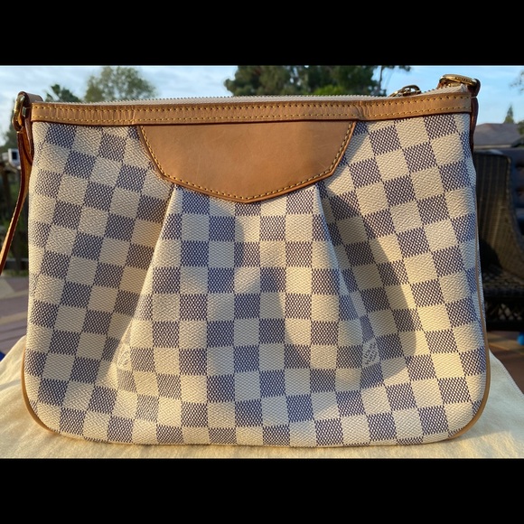 Louis Vuitton Siracusa PM - Picture 5 of 17